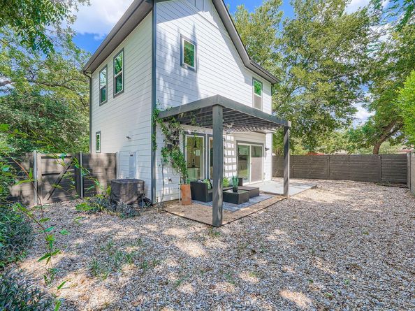 1410 E 2nd ST 2, Austin TX 78702