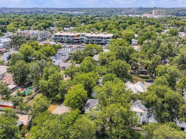 1410 E 2nd ST 2, Austin TX 78702