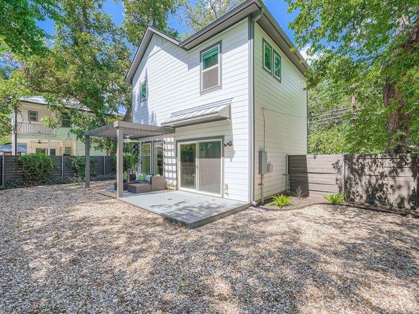 1410 E 2nd ST 2, Austin TX 78702