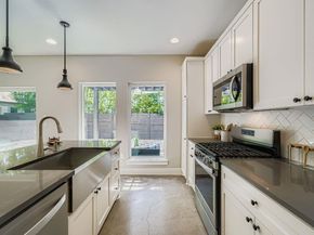 1410 E 2nd ST 2, Austin TX 78702