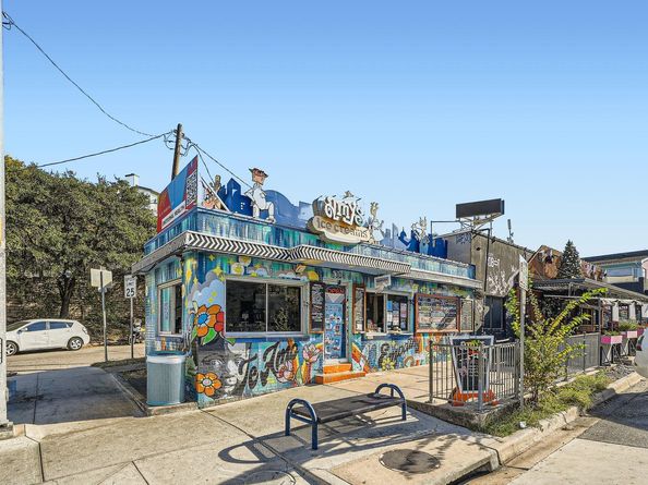 221 Park LN, Austin TX 78704