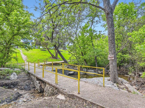 221 Park LN, Austin TX 78704