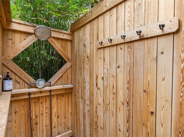 221 Park LN, Austin TX 78704