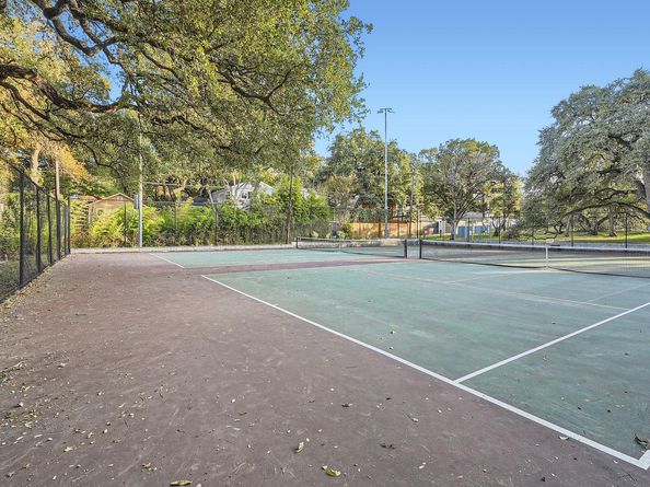 221 Park LN, Austin TX 78704