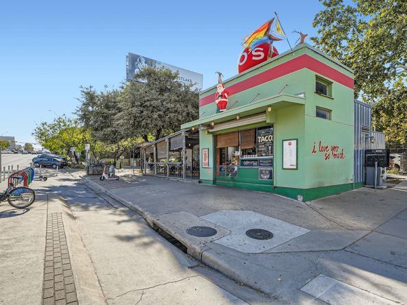 221 Park LN, Austin TX 78704