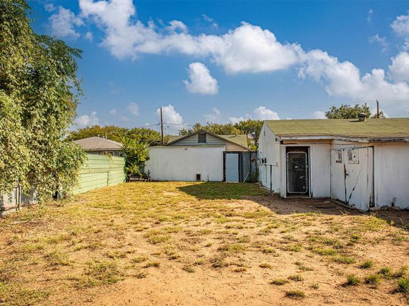 6405 Torres ST, Austin TX 78741