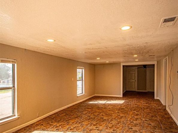 6405 Torres ST, Austin TX 78741