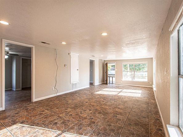 6405 Torres ST, Austin TX 78741