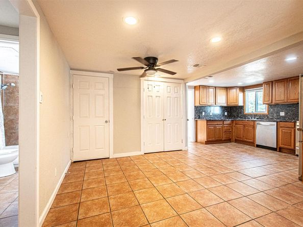 6405 Torres ST, Austin TX 78741