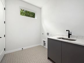1104 Gunter ST 1/2, Austin TX 78702