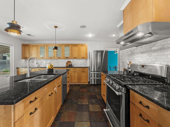 4330 Parkwood RD, Austin TX 78722