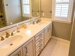 1021 Wakefield DR, Houston TX 77018