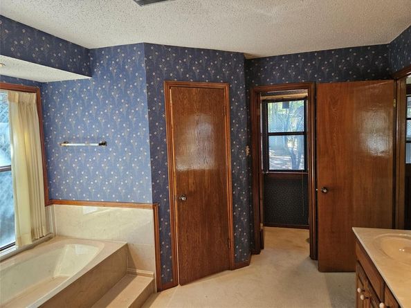 300 Norwood W ST W, Georgetown TX 78628