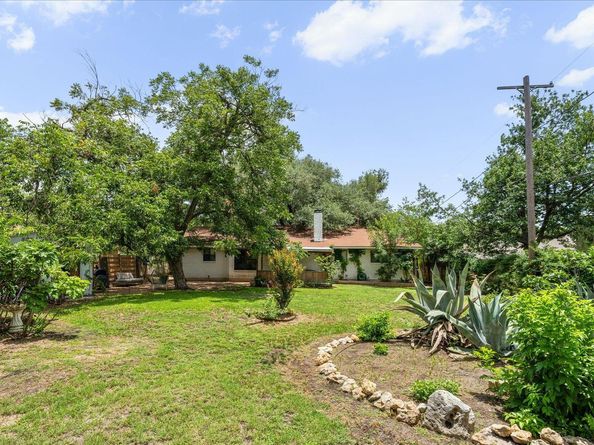 8102 Shadowood DR, Austin TX 78757
