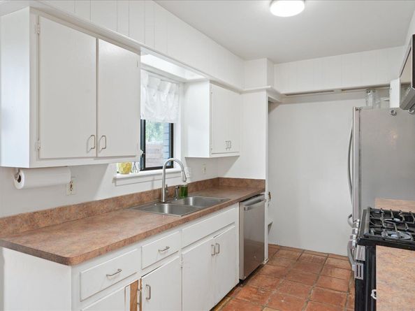 8102 Shadowood DR, Austin TX 78757