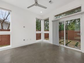 513 W Croslin ST B, Austin TX 78752