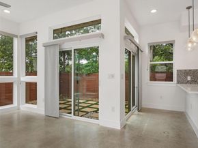 513 W Croslin ST B, Austin TX 78752