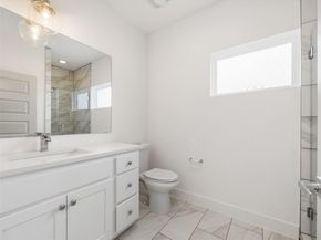 513 W Croslin ST B, Austin TX 78752