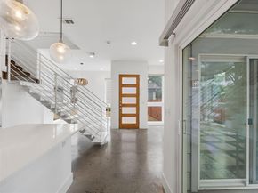 513 W Croslin ST B, Austin TX 78752
