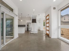 513 W Croslin ST B, Austin TX 78752