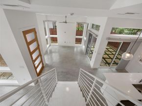 513 W Croslin ST B, Austin TX 78752