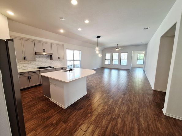 1104 River Vista RD, Georgetown TX 78628