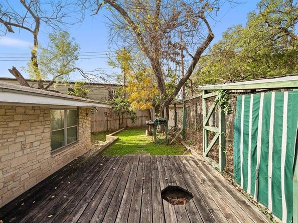 601 Sandringham CIR, Austin TX 78704