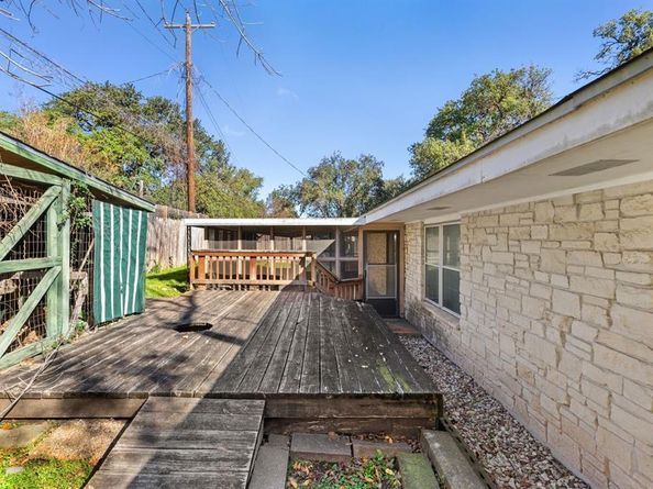 601 Sandringham CIR, Austin TX 78704