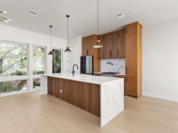 100 W Odell ST 2, Austin TX 78752