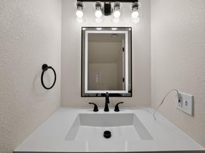 1402 Southport DR, Austin TX 78704