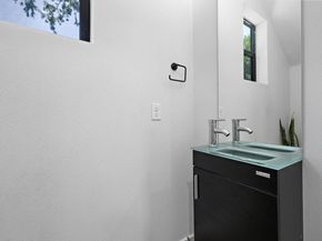 408 W Odell ST 2, Austin TX 78752