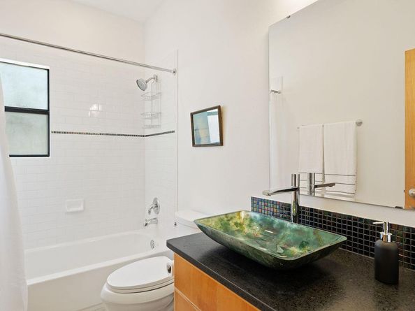2104 East Side DR, Austin TX 78704