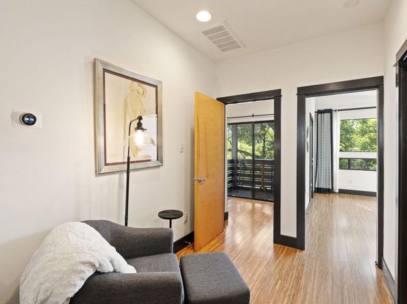 2104 East Side DR, Austin TX 78704