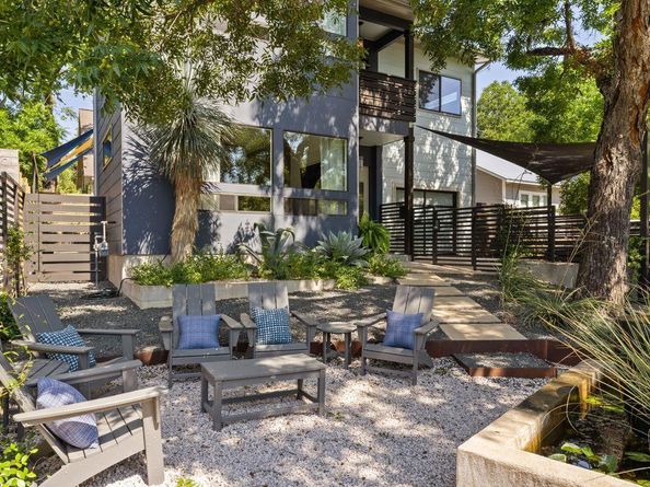 2104 East Side DR, Austin TX 78704