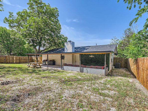 5236 Meadow Creek DR, Austin TX 78745