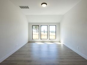 129 Oswalt WAY, Liberty Hill TX 78642