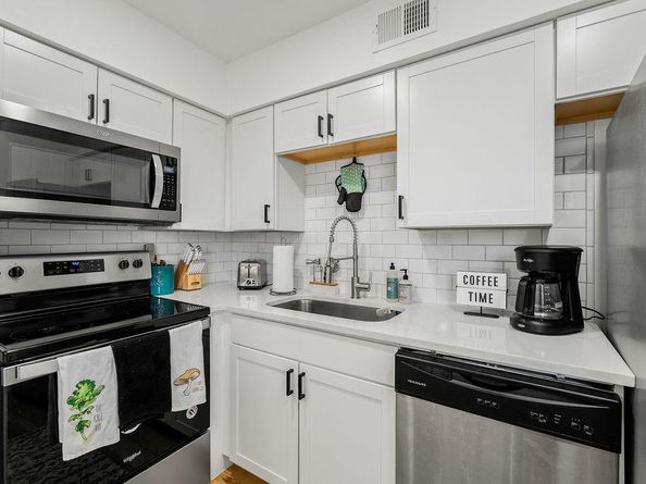 1840 Burton DR 172, Austin TX 78741