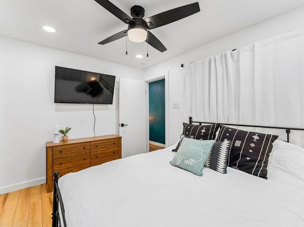 1840 Burton DR 172, Austin TX 78741