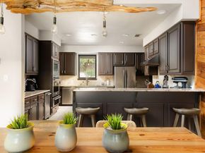 927 Challenger, Lakeway TX 78734