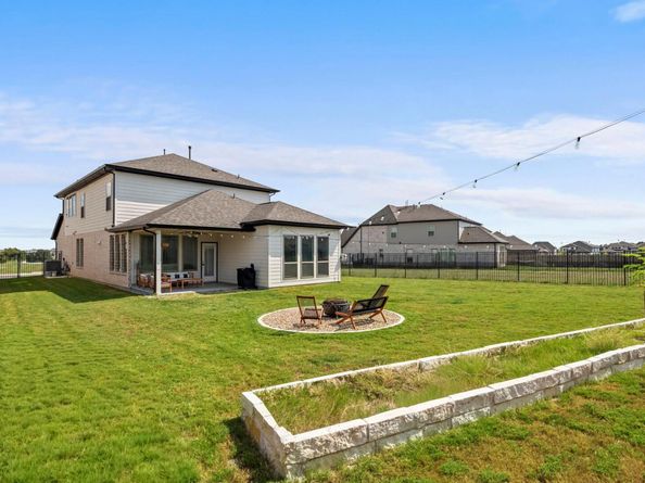 208 Dycus BND, Liberty Hill TX 78642