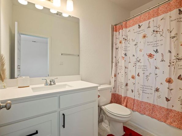 208 Dycus BND, Liberty Hill TX 78642