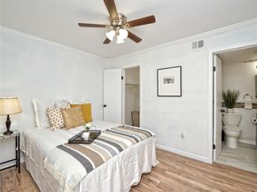 1840 Burton DR 226, Austin TX 78741