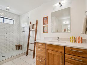 4506 Russell DR B, Austin TX 78745