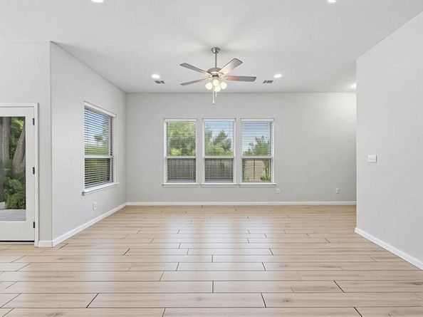 928 Centerra Hills CIR, Round Rock TX 78665