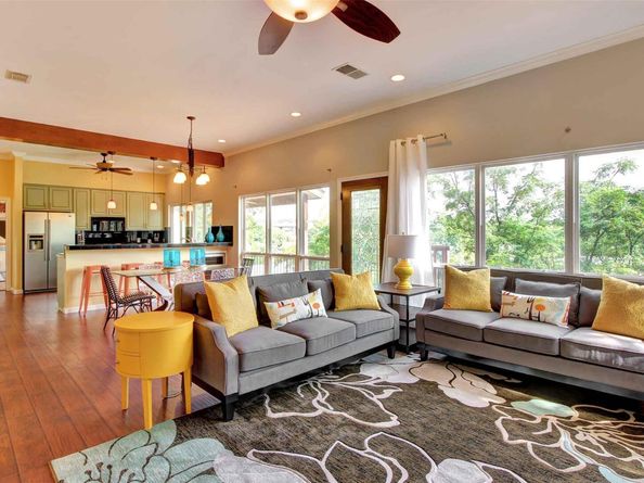2208 Trailside DR, Austin TX 78704