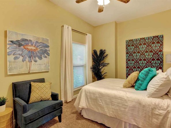 2208 Trailside DR, Austin TX 78704