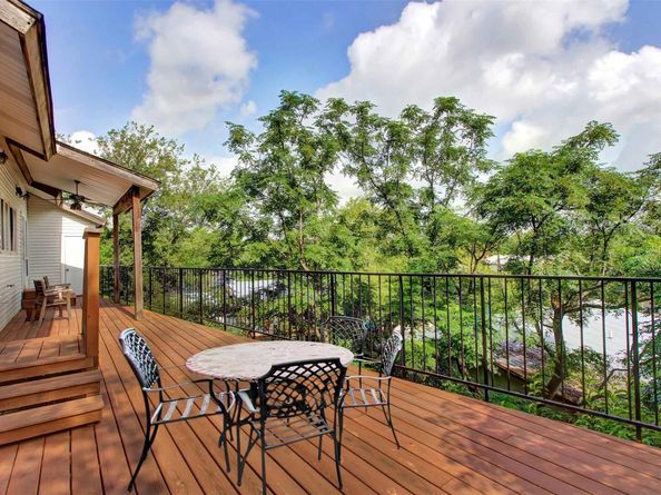2208 Trailside DR, Austin TX 78704
