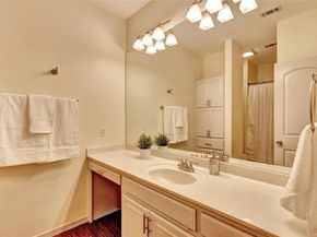 2208 Trailside DR, Austin TX 78704