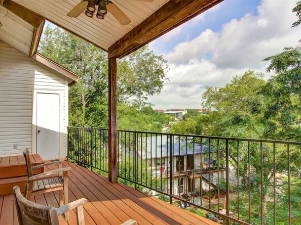 2208 Trailside DR, Austin TX 78704