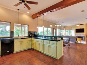 2208 Trailside DR, Austin TX 78704